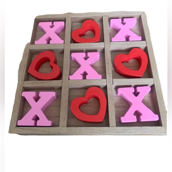 Cute Pink/Red Wooden Tic Tac Toe Game - Picture 1 of 11